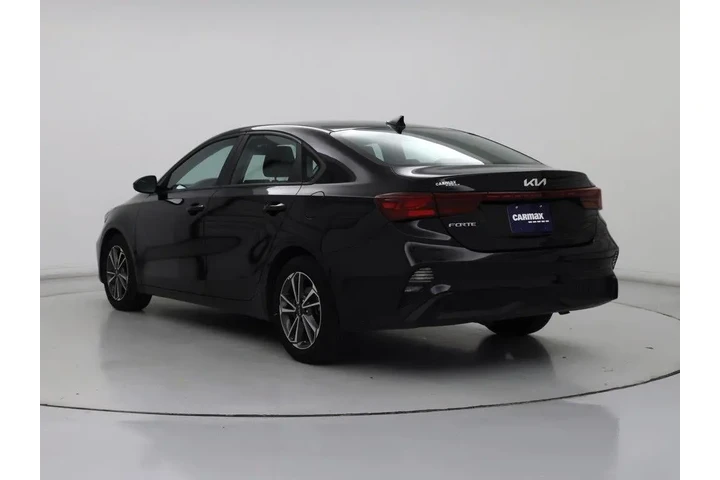 $16998 : Kia Forte 2023 LXS 4dr Sedan image 2