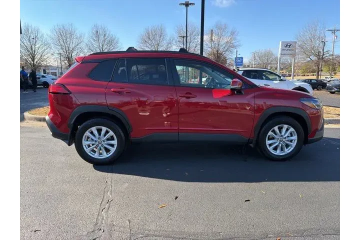 $24082 : Toyota Corolla Cross 2023 LE image 9