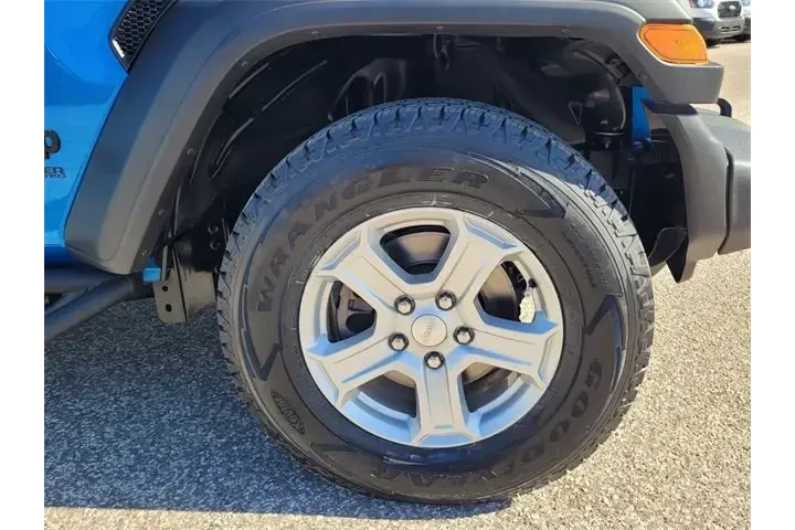 $27200 : Jeep Wrangler Unlimited 2022 image 10