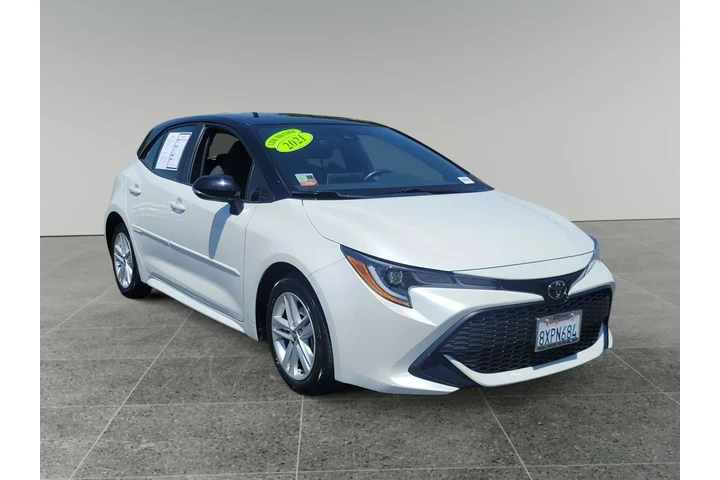 $21970 : Toyota Corolla Hatchback 202 image 7