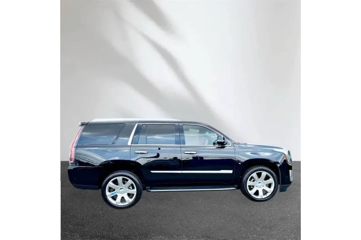 $29990 : 2018 Escalade Luxury image 3