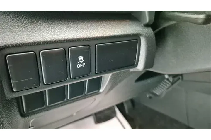 $11869 : Mitsubishi Eclipse Cross 201 image 10