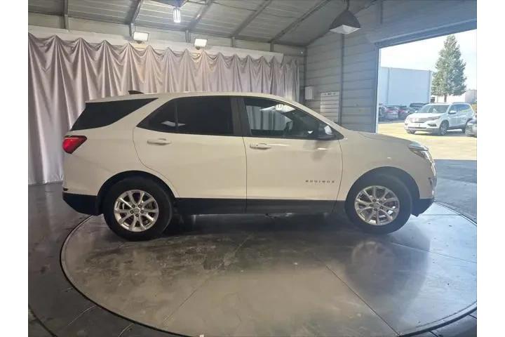 $12999 : Chevrolet Equinox 2020 LS 4d image 4