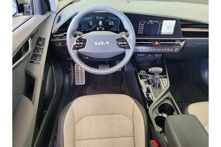 $34799 : 2025 Niro SX Touring image 10