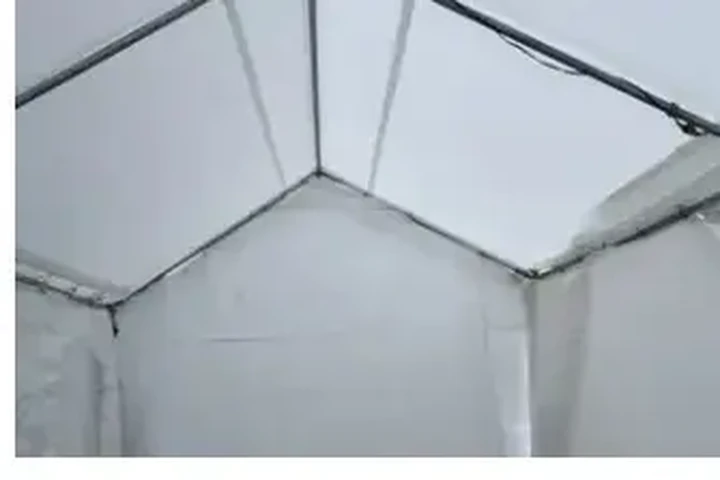 SILLAS Y MESAS DE RENTA image 3