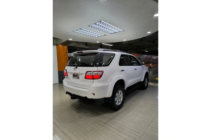 $32000 : Venta Toyota fortuner 2010 image 7