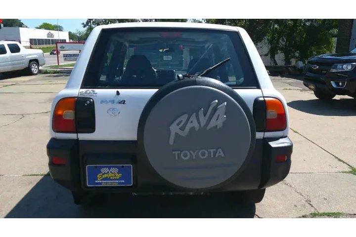 $3999 : 1997 RAV4 image 8
