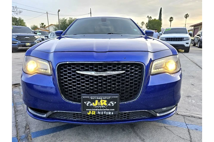 $12995 : 2019 300 S V6 RWD image 2