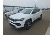 $19400 : Jeep Compass 2024 4x4 Latitu thumbnail