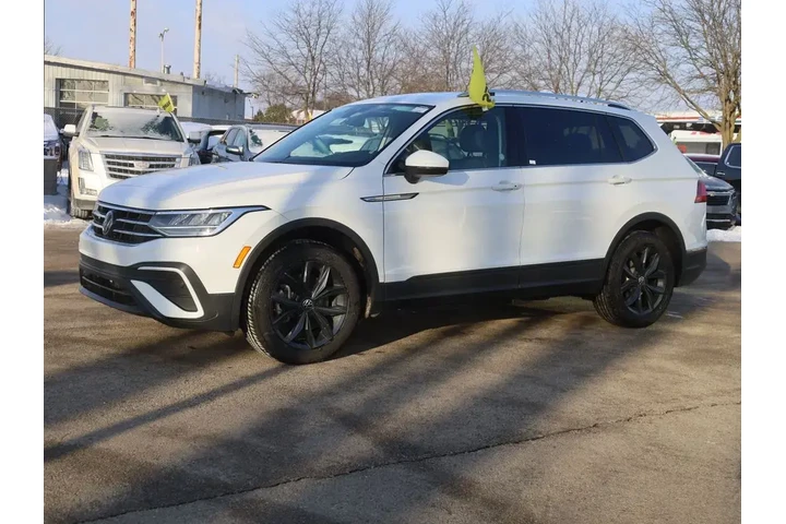 $20977 : Volkswagen Tiguan 2024 SE 4d image 5