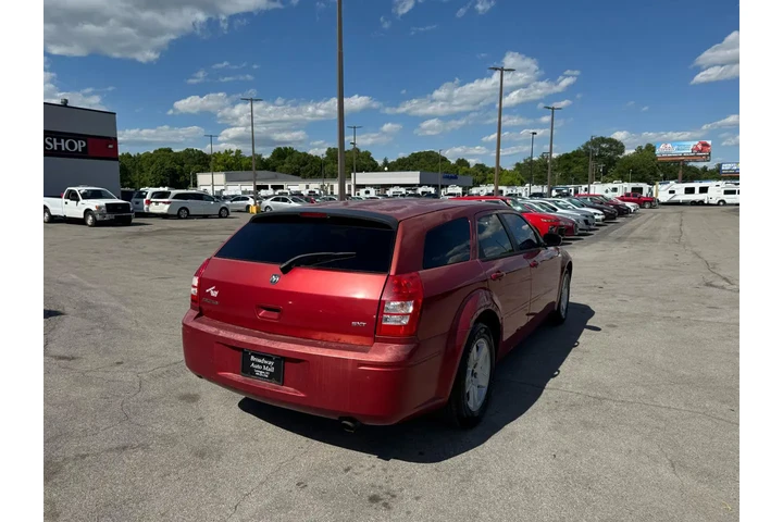 $3980 : 2005 Magnum 4dr Wgn SE RWD image 2