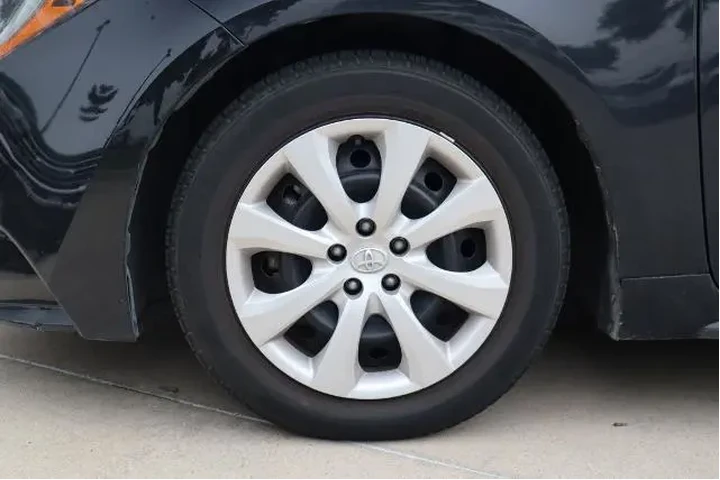 $20995 : Toyota Corolla 2024 LE 4dr S image 9