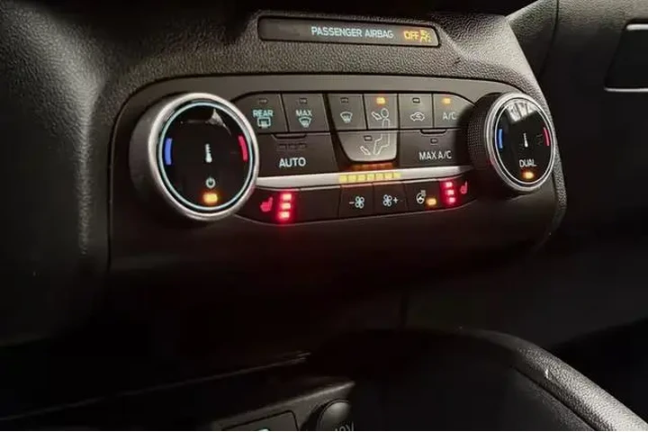 $26950 : Ford Escape Hybrid 2023 AWD image 2