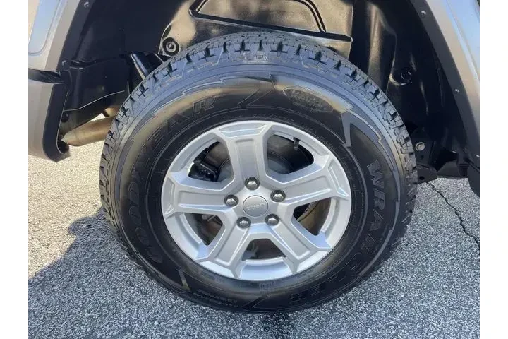 $19990 : Jeep Wrangler Unlimited 2019 image 10