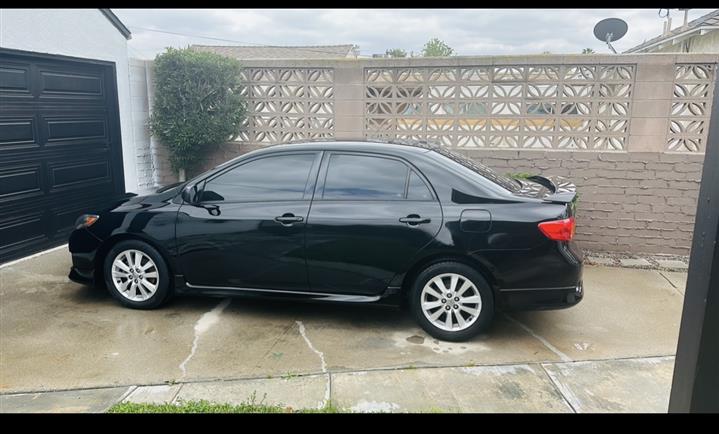 $6500 : Toyota corolla S 2010 image 2