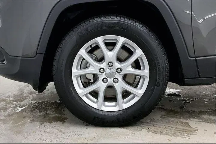 $11990 : Jeep Cherokee 2015 4x4 Latit image 10