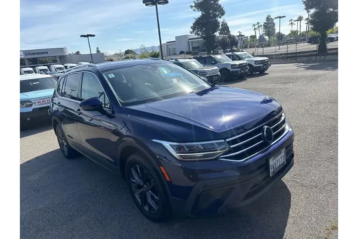 $19600 : Volkswagen Tiguan 2022 SE 4d image 2