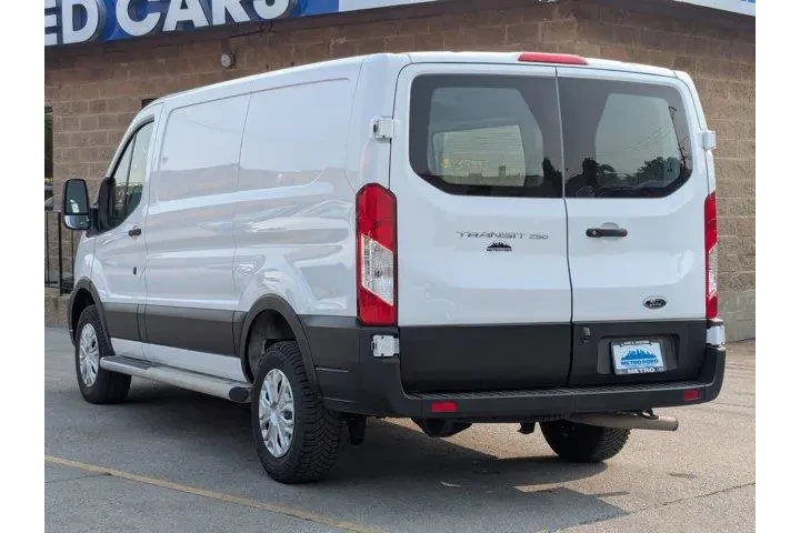 $28888 : Ford Transit 2023 250 3dr SW image 6