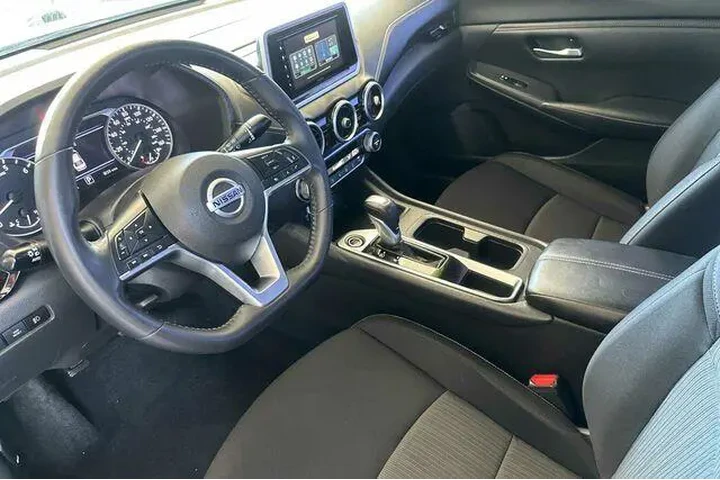 $12026 : Nissan Sentra 2020 SV 4dr Se image 9