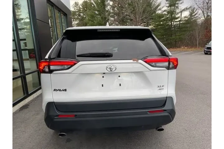 $27650 : Toyota RAV4 2023 AWD XLE 4dr image 7