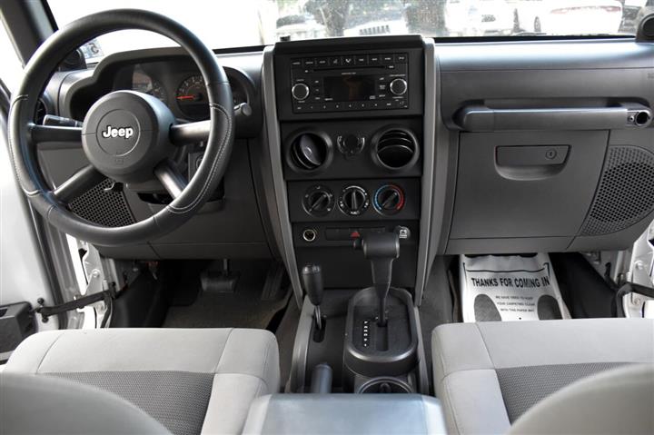 $8500 : 2008 Jeep Wrangler Unlimited X image 7