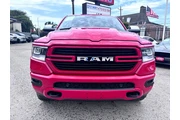 2019 RAM 1500 Laramie thumbnail
