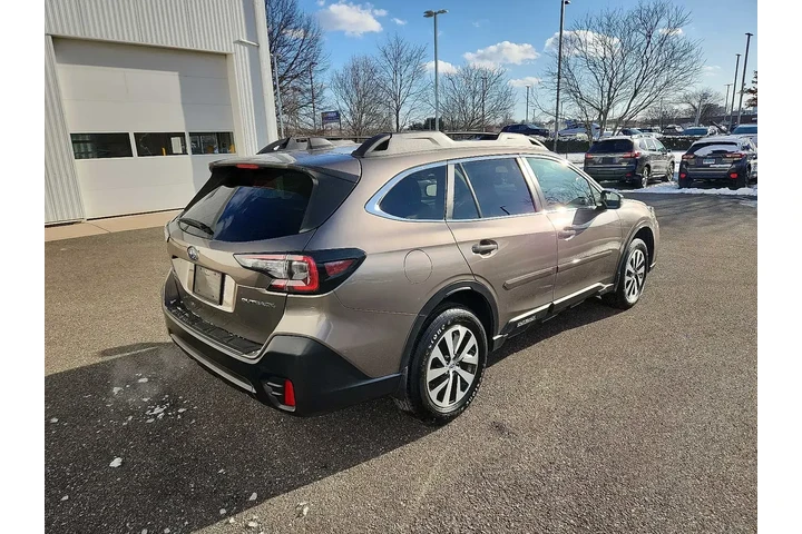 $21674 : Subaru Outback 2022 AWD Prem image 6