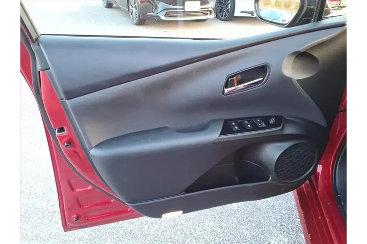 $17400 : Toyota Prius Prime 2017 Adva image 10