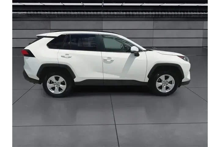 $23988 : Toyota RAV4 2019 XLE 4dr SUV image 9