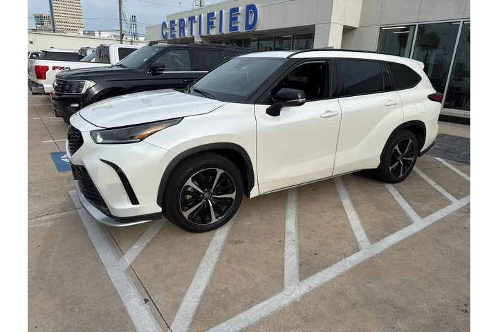 $25991 : Toyota Highlander 2021 XSE 4 image 1