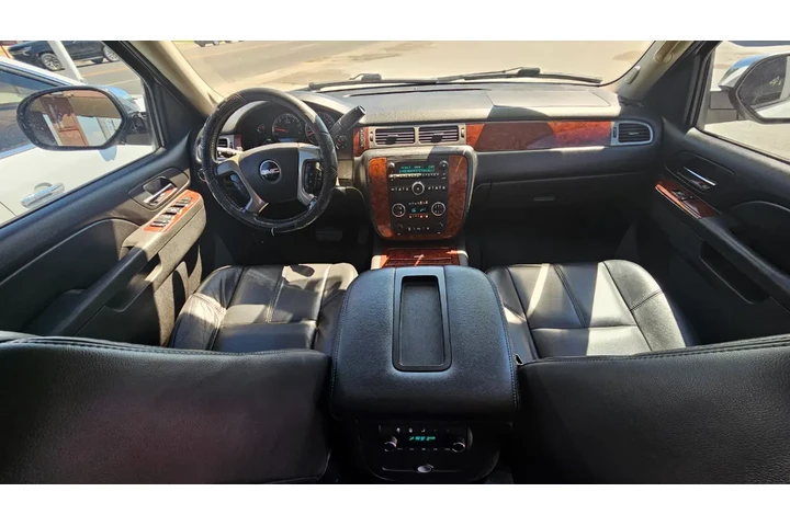 2011 GMC Yukon image 5