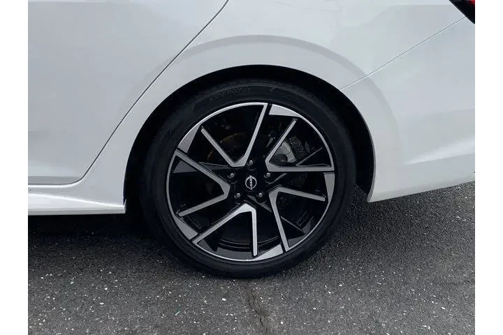 $18987 : Nissan Sentra 2025 SR 4dr Se image 9