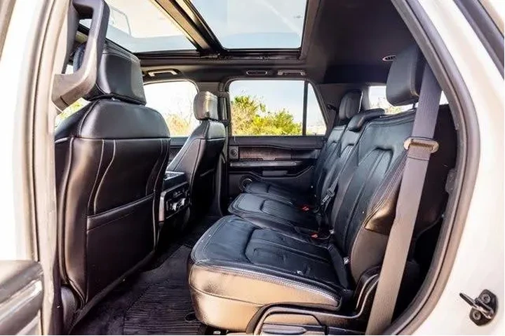 $33352 : Ford Expedition 2020 4x2 Lim image 9