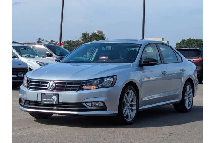 $14975 : 2019 Passat Wolfsburg image 9
