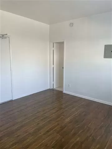 $1550 : 1416 W Olympic Blvd image 2