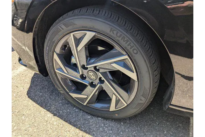 $20990 : Hyundai ELANTRA 2024 SEL 4dr image 7