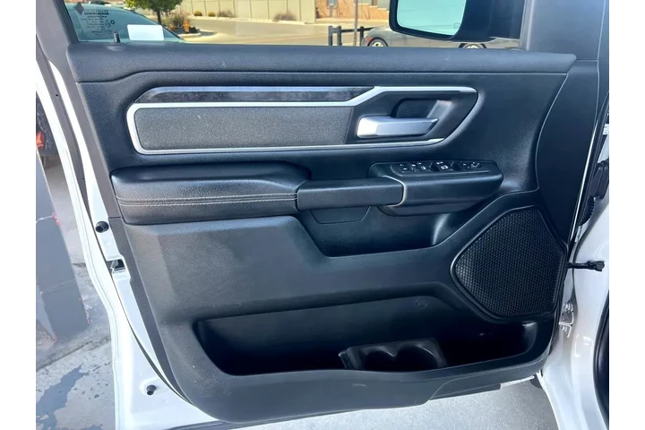 2021 RAM 1500 Big Horn Crew C image 10