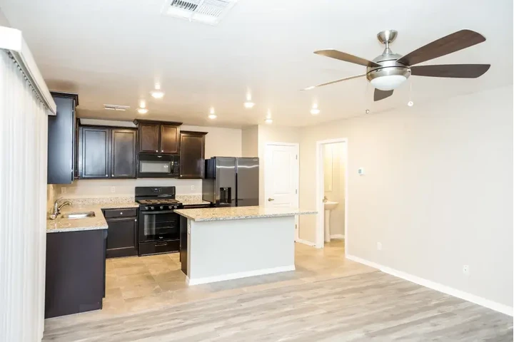 $1890 : Available 2Bedroom Apt  in LA image 3
