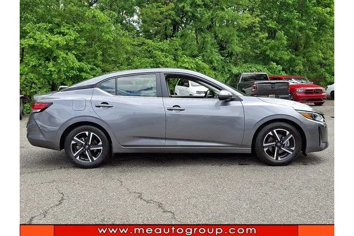$18437 : Nissan Sentra 2024 SV 4dr Se image 6