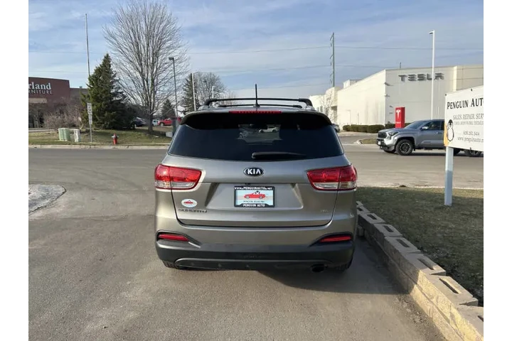 $7990 : 2017 Sorento LX V6 image 5