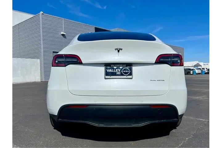 $27997 : Tesla Model Y 2021 AWD Long image 7