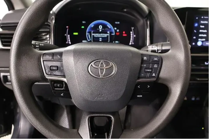 $26401 : Toyota Camry 2025 SE 4dr Sed image 3