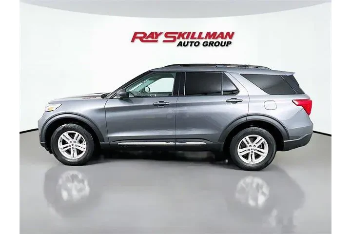 $28975 : Ford Explorer 2022 AWD XLT 4 image 4