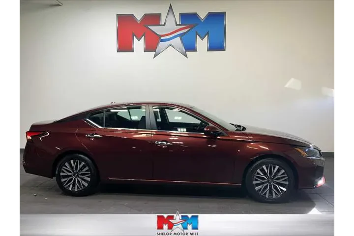 $22789 : Nissan Altima 2023 2.5 SV 4d image 1