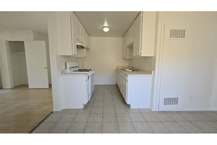 $1600 : APARTAMENTO DE 1 RECÁMARA image 3