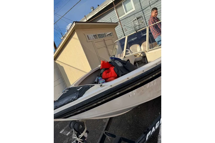 $8000 : Bote año 2000 (year ) image 6