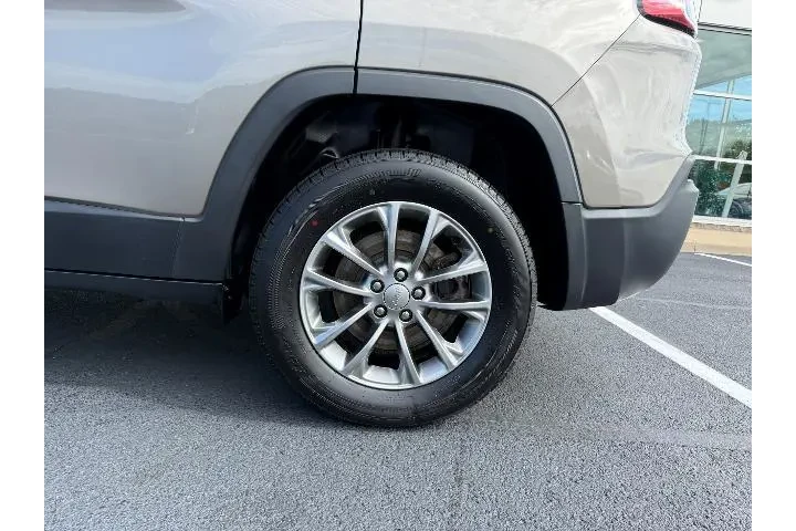 $16995 : Jeep Cherokee 2019 4x4 Latit image 10