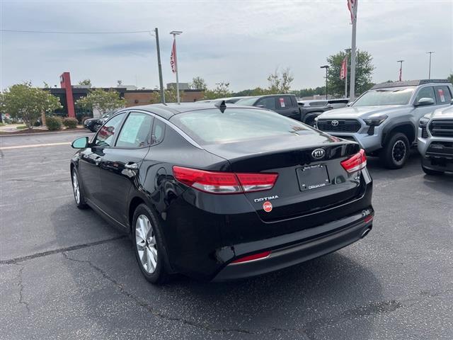 $14991 : PRE-OWNED 2018 KIA OPTIMA EX image 5