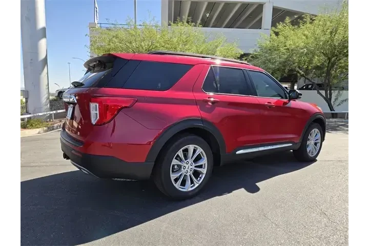 $30936 : Ford Explorer 2024 XLT 4dr S image 4