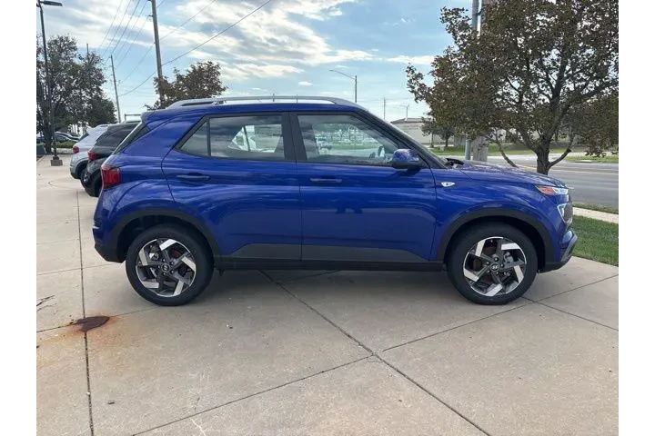 $23498 : Hyundai VENUE 2025 Limited 4 image 9